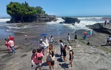 Website Wisata Mobile Friendly yang Mudah Diakses dari Smartphone