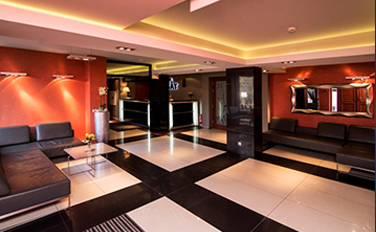 Desain website booking hotel online modern dan mobile friendly