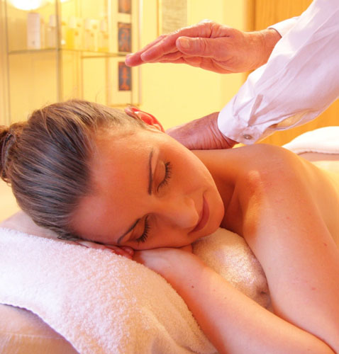 Desain web hotel online yang modern, ringan, dan mobile friendly